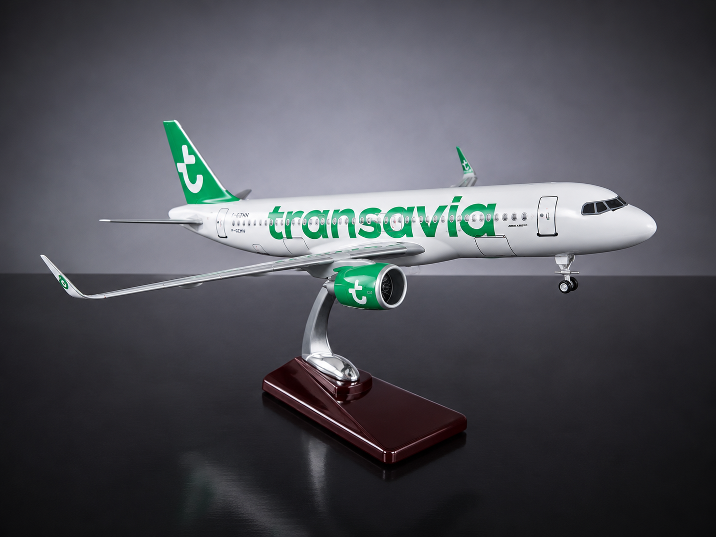 Airbus A320neo Transavia 1:100 37cm en résine avec Led Finition Premium