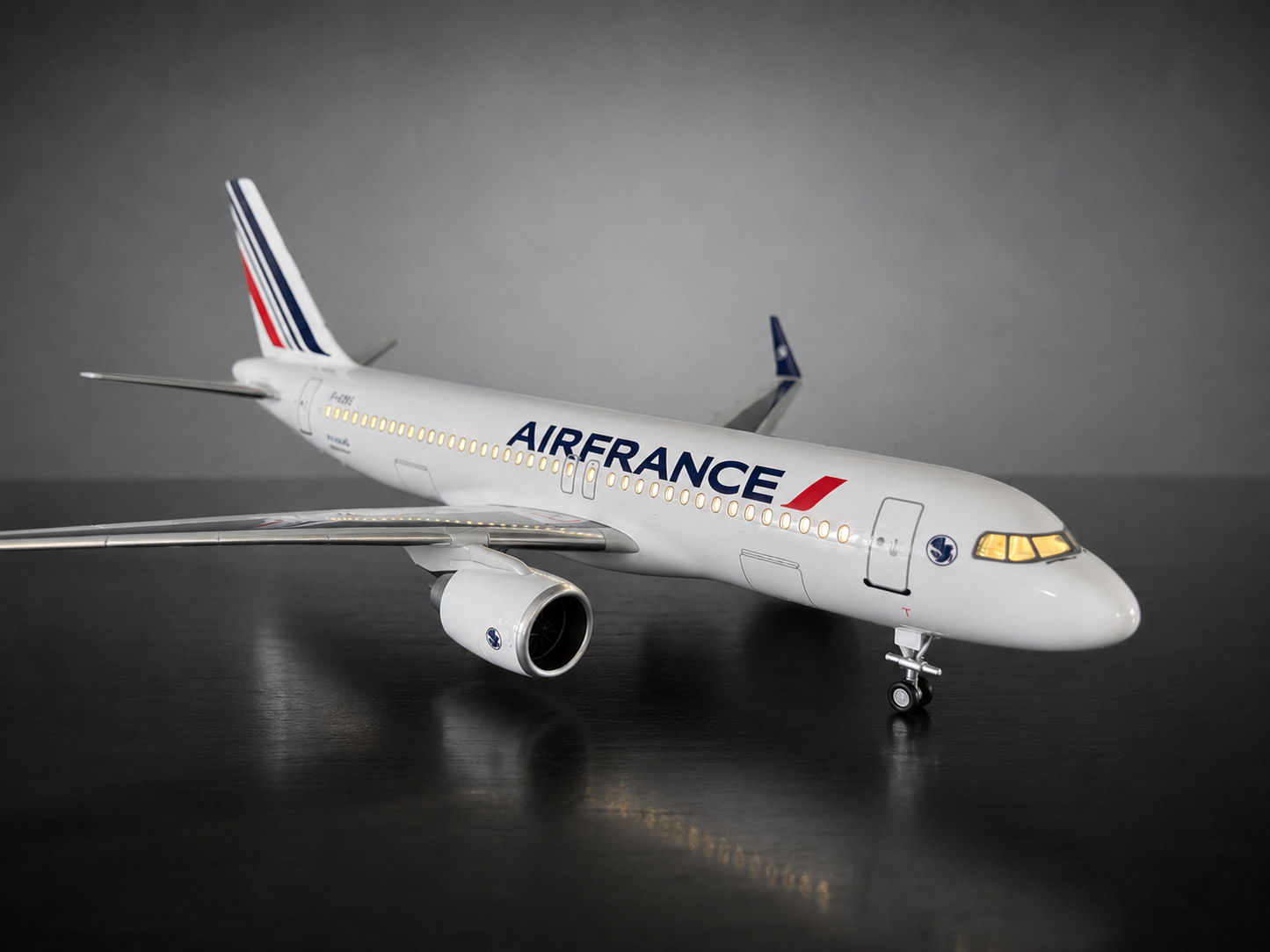 Airbus A320neo Air France 🇫🇷 - Échelle 1:100 37cm Finition Premium avec Led