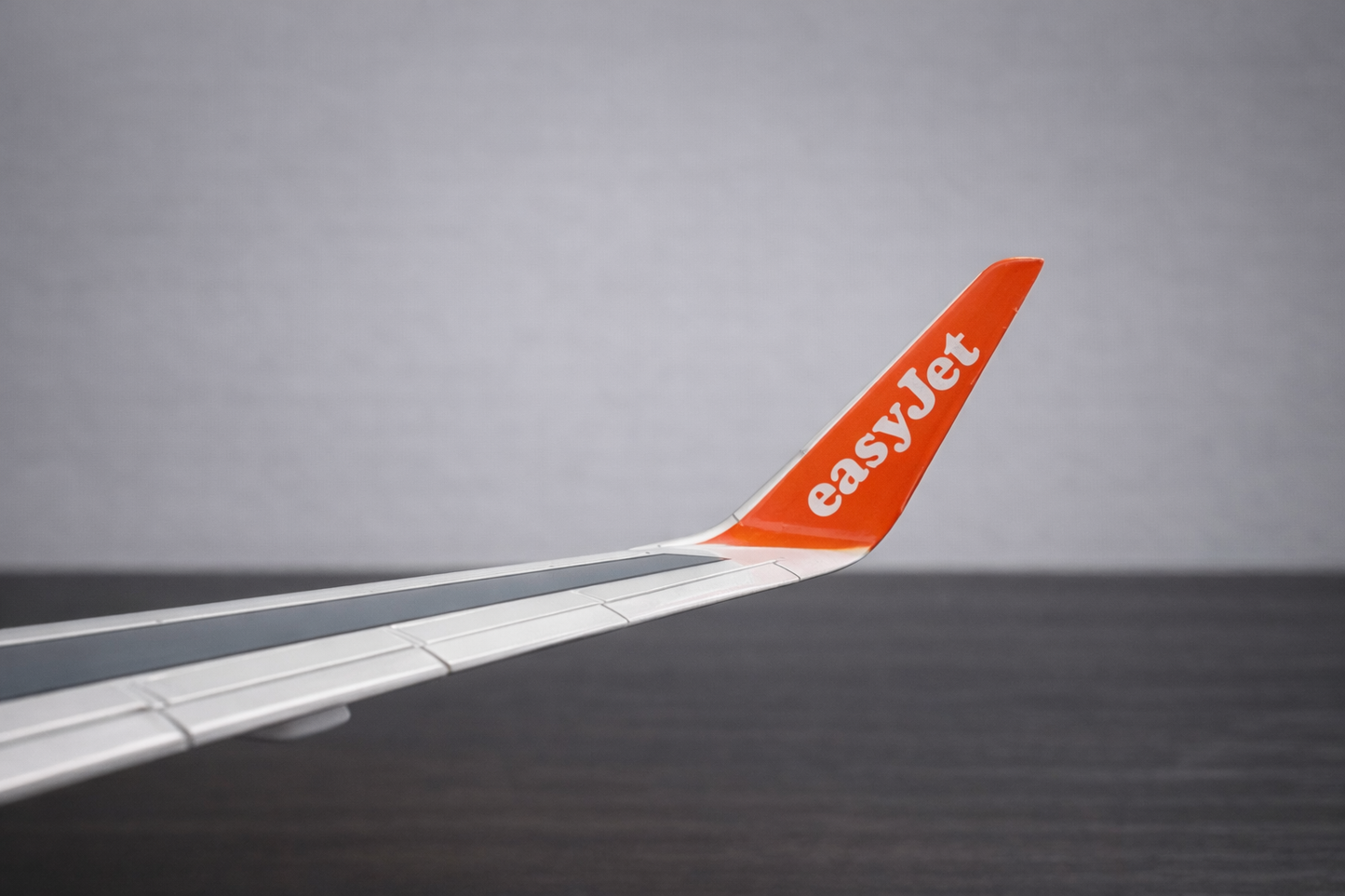 Airbus A321 Easy-Jet- Échelle 1:100 - Finition Premium Détaillée