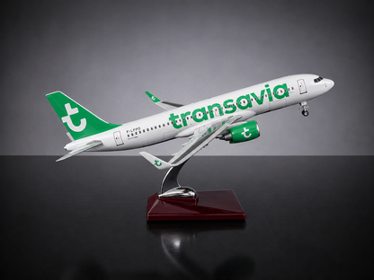 Airbus A320neo Transavia 1:100 37cm en résine avec Led Finition Premium