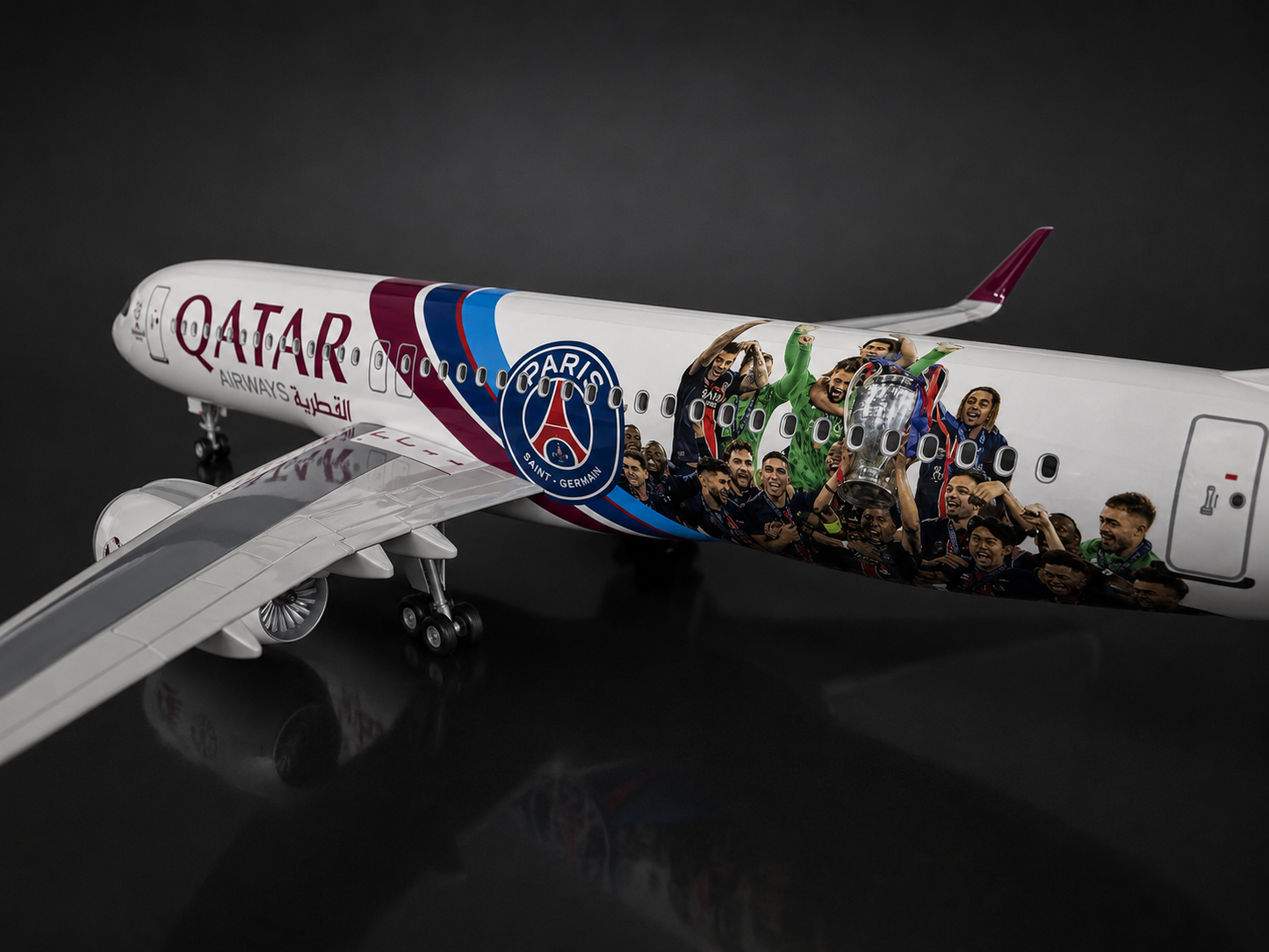 Airbus A320 Qatar 🇶🇦 livrée PSG - Échelle 1:85 - 47 cm Finition Premium avec Led