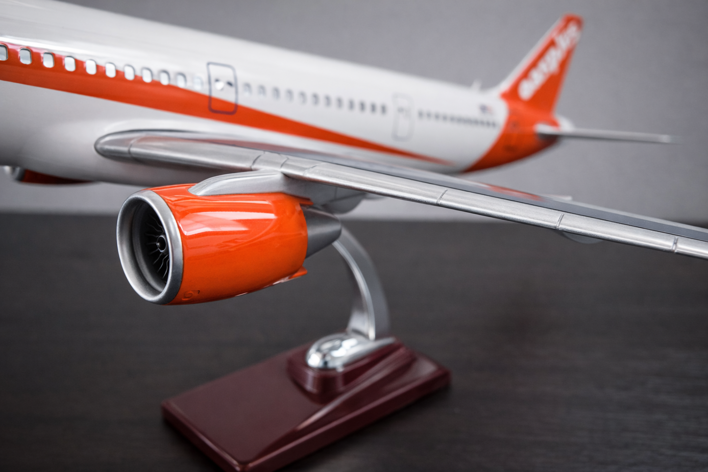 Airbus A321 Easy-Jet- Échelle 1:100 - Finition Premium Détaillée