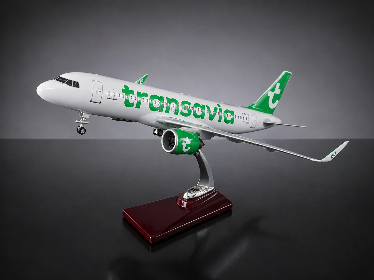 Airbus A320neo Transavia 1:100 37cm en résine avec Led Finition Premium